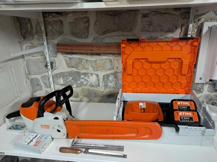 Tronçonneuse à batterie Stihl, Tuin en Terras, Takkenscharen, Zo goed als nieuw, 50 mm of meer, Ophalen