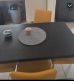 Table de cusine noir  avec les 4 chaises, Enlèvement, Utilisé