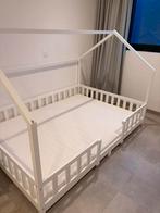 Bedhuisje wit 140x200 + matras, Kinderen en Baby's, Ophalen, Zo goed als nieuw, Matras