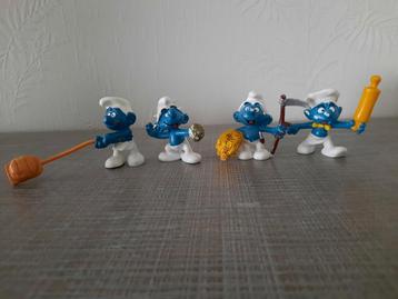 4 smurfenfiguurtjes van de jaren 70/80 beschikbaar voor biedingen
