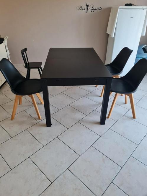 Table IKEA avec rallonges + 3 chaises scandinaves, Huis en Inrichting, Complete eetkamers, Gebruikt, Ophalen