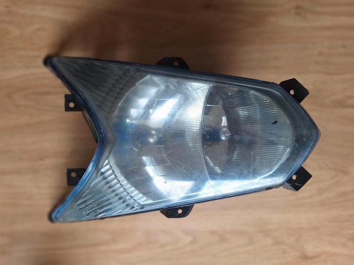 Koplamp kymco 50cc scooter, Fietsen en Brommers, Brommeronderdelen | Algemeen, Carburateur, Ophalen of Verzenden