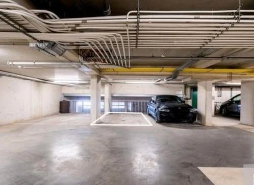 Te huur staanplaats / garage  Hendrik Van Veldekesingel, Immo, Garages en Parkeerplaatsen, Hasselt