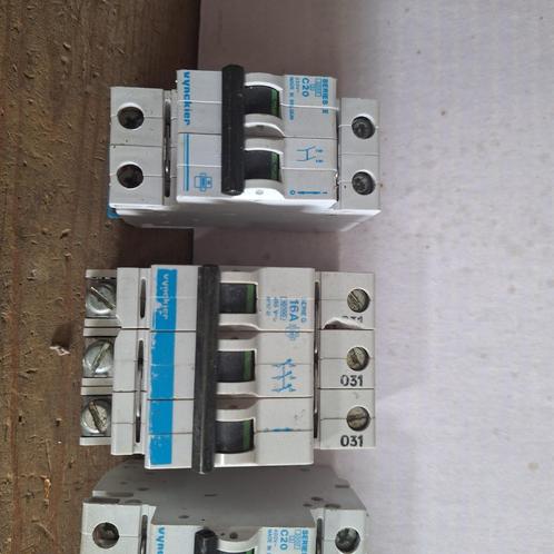 Zekeringen, Doe-het-zelf en Bouw, Elektriciteit en Kabels, Gebruikt, Overige typen, Ophalen