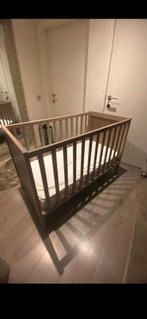 Joli lit pour bébé avec matelas, Enlèvement