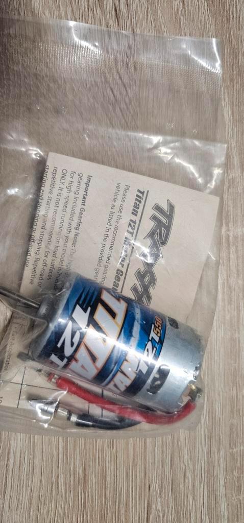 Moteur Traxxas Titan 550 12T 3785 Neuf 1/10, Hobby & Loisirs créatifs, Modélisme | Radiocommandé & Téléguidé | Voitures, Neuf