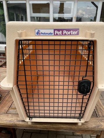 honden bench/ transportbox beschikbaar voor biedingen