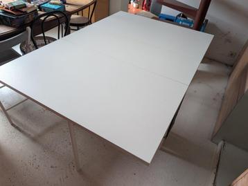 IKEA KALLHÄLL tafel beschikbaar voor biedingen