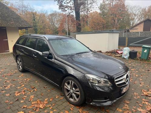 À vendre Mercedes E200 très bonne état toutes options, Autos, Mercedes-Benz, Particulier, Classe E, ABS, Phares directionnels