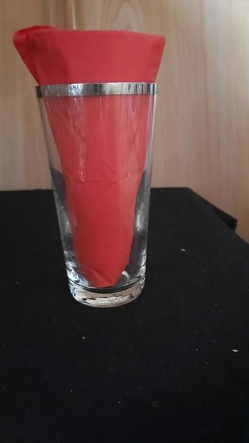 GLAS ZONDER MERK MET ZILVEREN RAND beschikbaar voor biedingen