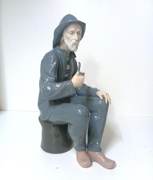 groot LLADRO beeld NAO visserman 38 cm puntgaaf, Antiek en Kunst, Antiek | Porselein, Ophalen of Verzenden