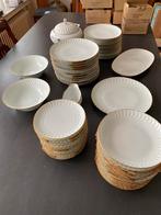 Service complet en porcelaine de Limoges Vansthal