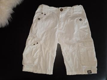 Witte short Someone in maat 140 beschikbaar voor biedingen
