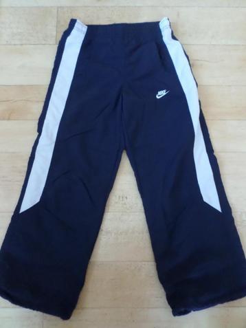 Domyos marineblauwe witte gemengde kindershorts 6-7 jaar beschikbaar voor biedingen