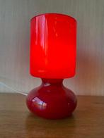 Lampe de table vintage en verre rouge Ikea Lykta, Maison & Meubles, Enlèvement, Utilisé, Verre, Moins de 50 cm