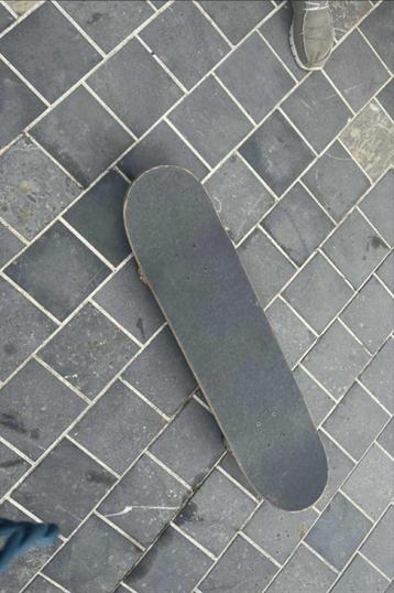 Skateboard beschikbaar voor biedingen