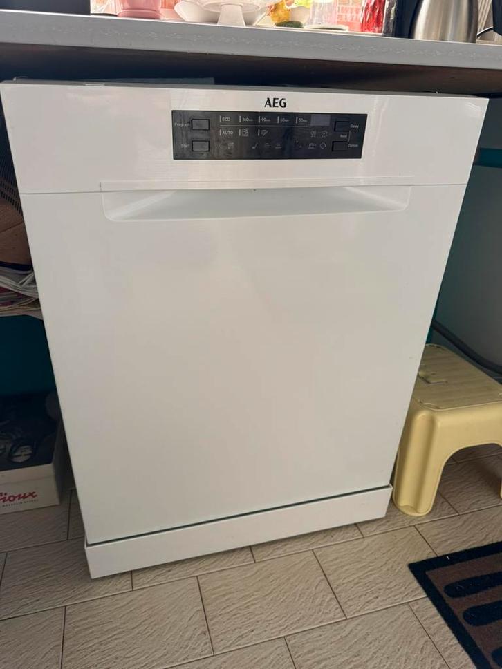 Vrijstaande vaatwasser, Elektronische apparatuur, Vaatwasmachines, Zo goed als nieuw, Vrijstaand, 85 tot 90 cm, 45 tot 60 cm, Minder dan 10 liter