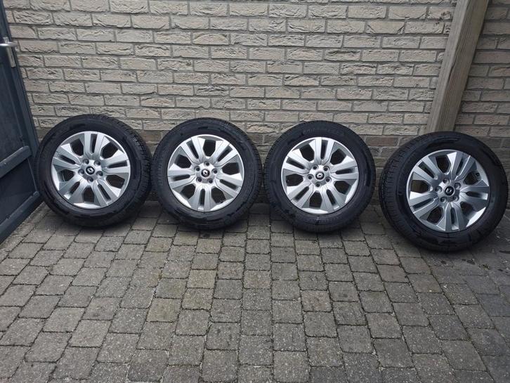 Originele Renault trafic 17 inch alu velgen met banden, Auto-onderdelen, Banden en Velgen, Banden en Velgen, 17 inch, 215 mm, Bestelwagen