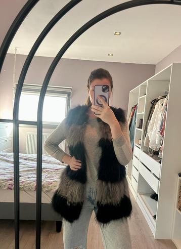 Als nieuw paars/zwart gilet bodywarmer 100%real fur bont M/L beschikbaar voor biedingen