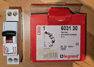 Disjoncteur Legrand 2P 3kA C6 modèle étroit (1 module) neuf