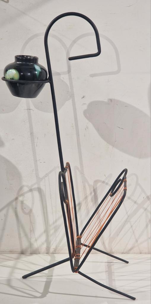 Vintage jaren 50 lectuurhouder  met plantenhouder , retro, Huis en Inrichting, Woonaccessoires | Krantenbakken en Lectuurbakken