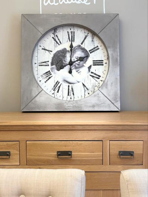 Landelijke wandklok, Huis en Inrichting, Woonaccessoires | Klokken, Zo goed als nieuw, Wandklok, Ophalen