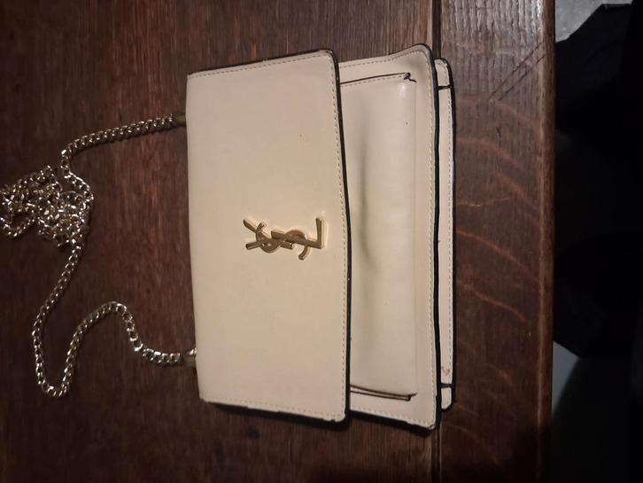 YVES SAINT LAURENT DAMESHANDTAS IN ZEER GOEDE STAAT, Handtassen en Accessoires, Tassen | Damestassen, Zo goed als nieuw, Handtas