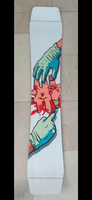 Lobster Nosejob snowboard in nieuwstaat.  beschikbaar voor biedingen