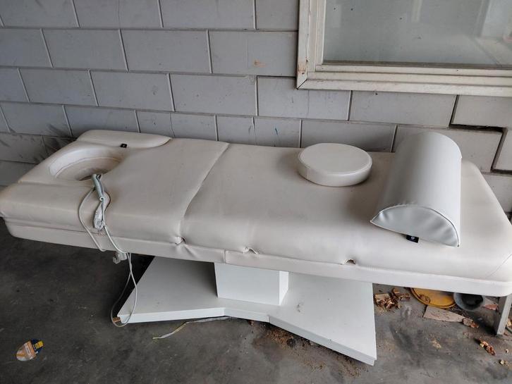 Prachtige elektrische massagetafel, Sport en Fitness, Massageproducten, Zo goed als nieuw, Massagetafel, Ophalen of Verzenden