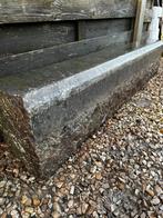 Oude arduinen blauwsteen dorpel of boordsteen weegt 250kg, Ophalen of Verzenden