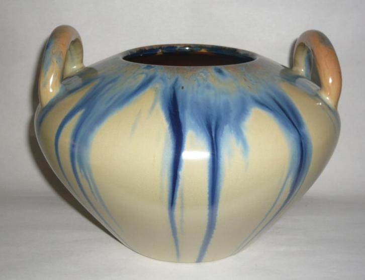 FAIENCERIE DE BOUFFIOULX VAAS DRUIPGLAZUUR MOD. 9507 CA 1935, Antiek en Kunst, Antiek | Keramiek en Aardewerk, Ophalen of Verzenden