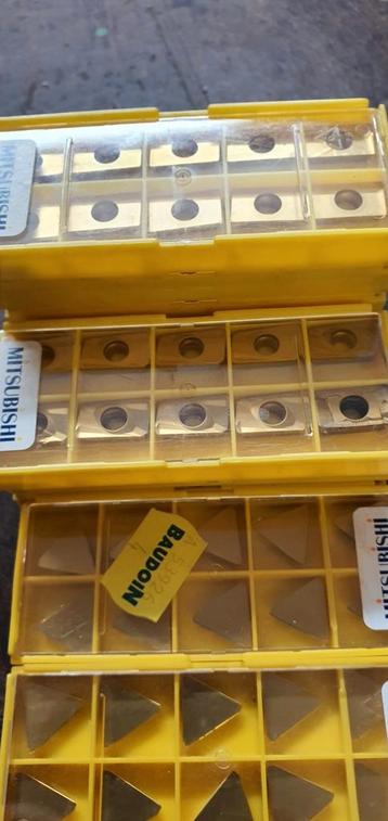 Plaketten beschikbaar voor biedingen