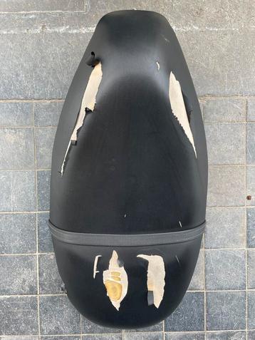 Piaggio zip zadel beschikbaar voor biedingen