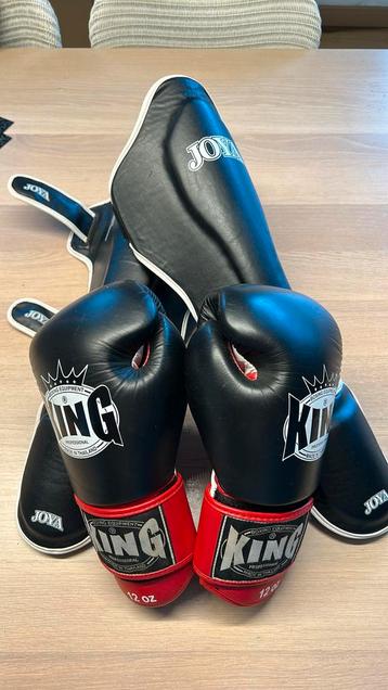 King lederen handschoenen + Joya scheenbeschermers beschikbaar voor biedingen