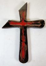 crucifix -  Modern kruis in keramiek, Antiek en Kunst, Antiek | Religieuze voorwerpen, Ophalen of Verzenden