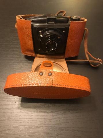 Oude fotocamera Photax beschikbaar voor biedingen