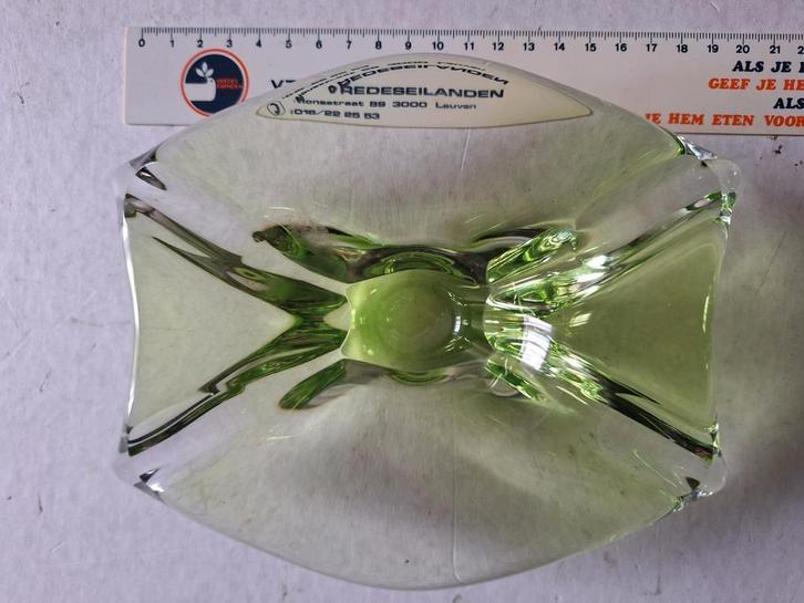 Lichtgroene asbak gesigneerd Val Saint-Lambert, Antiek en Kunst, Antiek | Glaswerk en Kristal, Ophalen