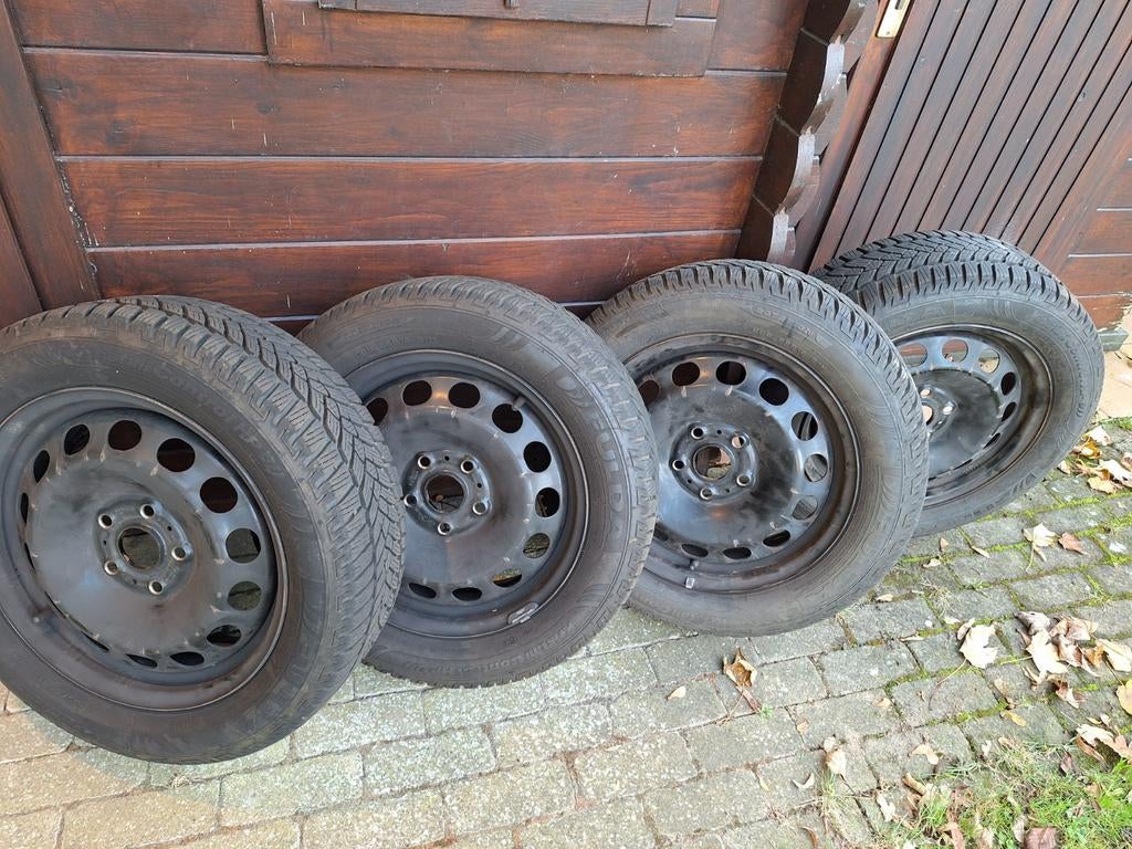 Winterbanden op stalen velg. 205/55 R16  91h, Ophalen, Zo goed als nieuw