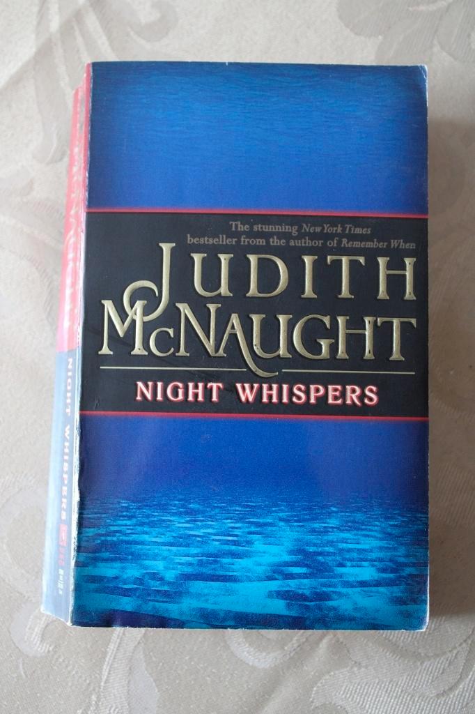 Judith McNaught - Night whispers, Boeken, Romans, Gelezen, Amerika, Ophalen of Verzenden