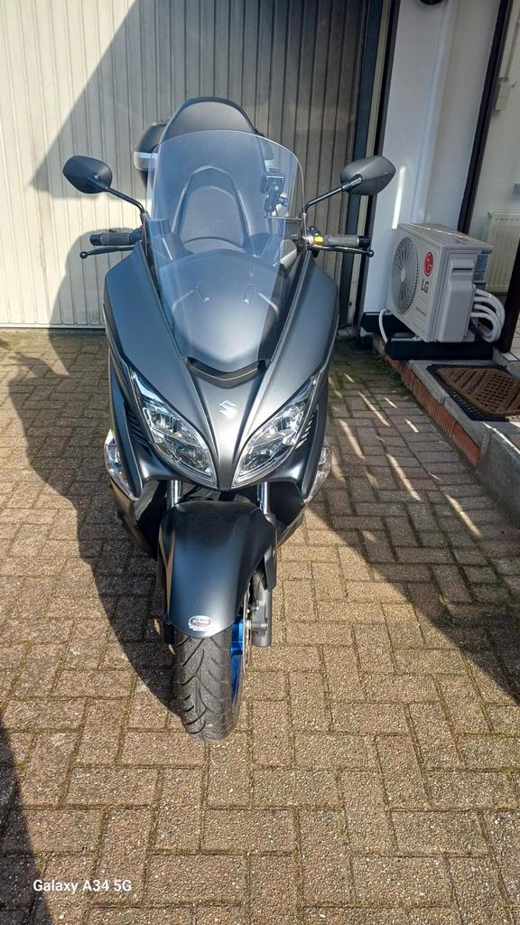 Suzuki Burgman AN400  met GPS  Garmin  en een kofferbak, Motoren, Motoren | Suzuki, Particulier, Ophalen