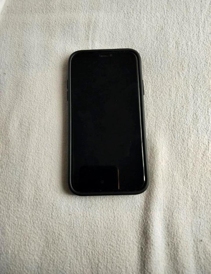 iPhone 11, POUR ÉCHANGE, Télécoms, Téléphonie mobile | Apple iPhone, Comme neuf, 64 GB, Sans abonnement, Sans simlock, iPhone 11