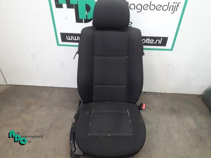 Siège droit d'un BMW 3-Serie (3-Serie 98-), Autos : Pièces & Accessoires, Habitacle & Garnissage, BMW, Utilisé, 3 mois de garantie