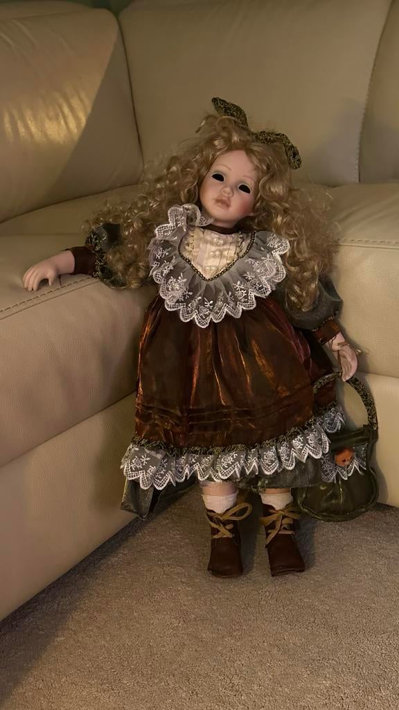 Poupée vintage en porcelaine – grande taille (~64 cm), Enlèvement