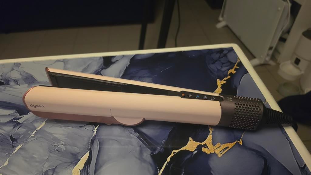 Dyson airstrait, Enlèvement