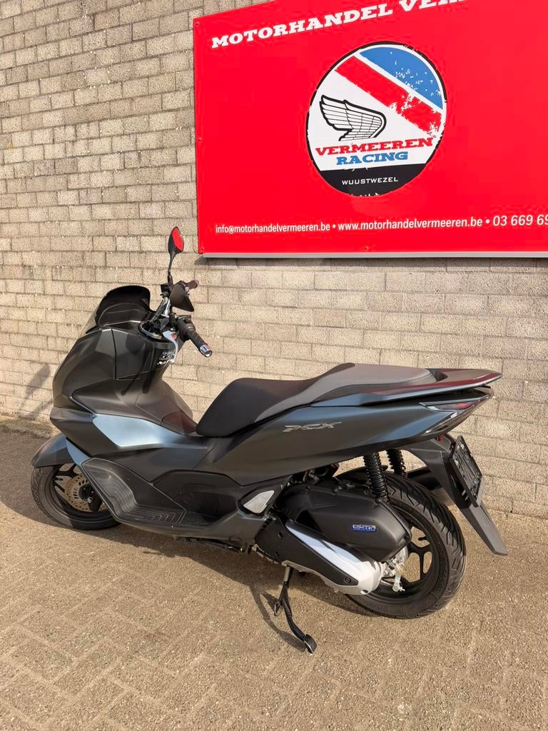 Honda PCX125, Entreprise, Scooter