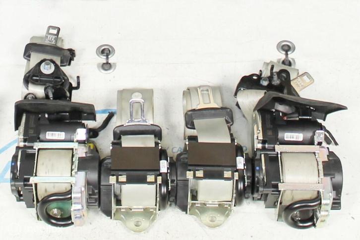 2 x ceintures avant + 2 x arrière Volvo V90, Autos : Pièces & Accessoires, Habitacle & Garnissage, Utilisé, Enlèvement ou Envoi