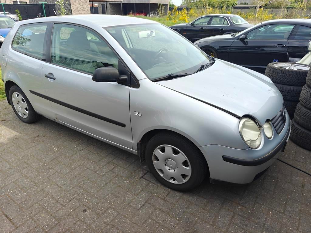 Volkswagen polo start maar valt direct stil., Auto's, Voorwielaandrijving, Stof, 1097 kg, Zwart