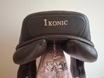 Ikonic Evolution 2024 bruin springzadel 17.5", Dieren en Toebehoren, Ikonic, Verzenden, Ikonic, Ikonicsaddlery.com