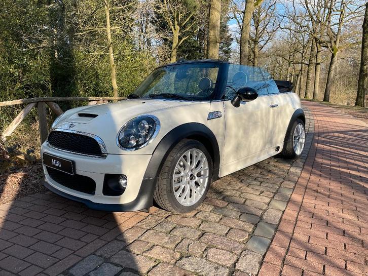 MINI COOPER S CABRIO JOHN COOPER WORKS depuis 2014. 39228 km, Autos, Mini, Particulier, Cabrio, Phares directionnels, Airbags