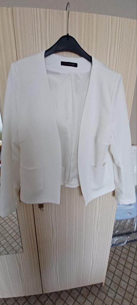 Jasje,maat 42/44, wit, Vêtements | Femmes, Vestes & Costumes, Enlèvement, Taille 42/44 (L), Blanc, Manteau